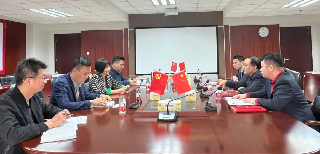 座谈会现场 座谈会现场