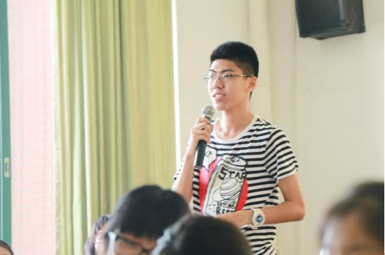观众积极参与医保知识问答